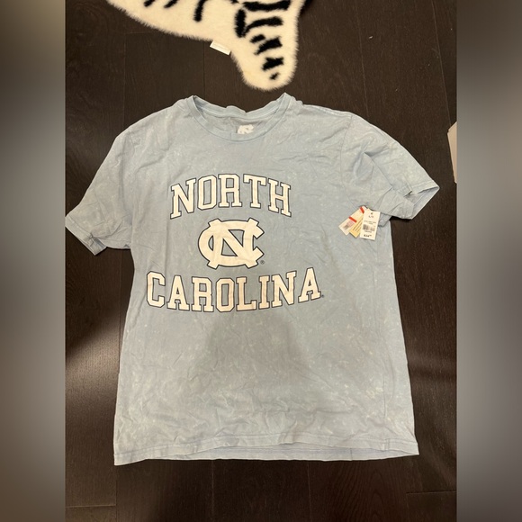 Brand new graphic tee - Picture 3 of 5